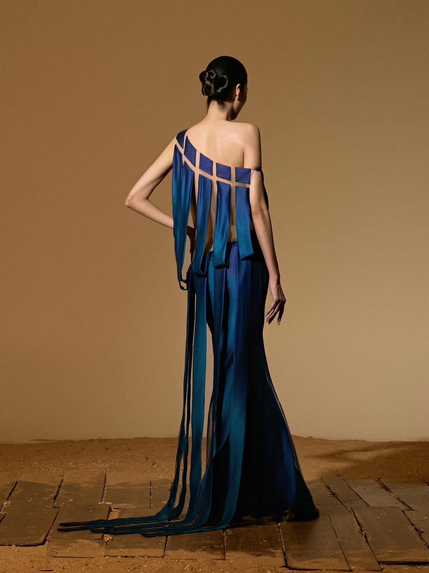 QUIZAS QUIZAS GOWN